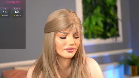 Snapshot of gracianelee chatting on February 19, 7:59 pm Grace online show from February 19, 7:59 pm