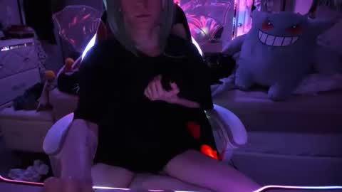 GreenEyedLovexo online show from November 18, 5:52 am