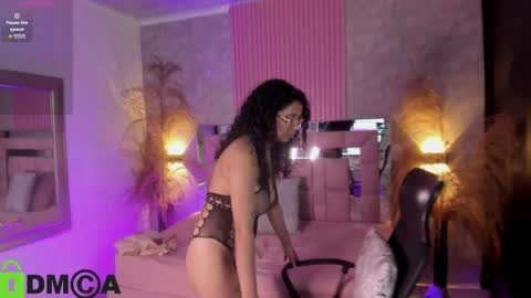    online show from November 5, 8:47 pm