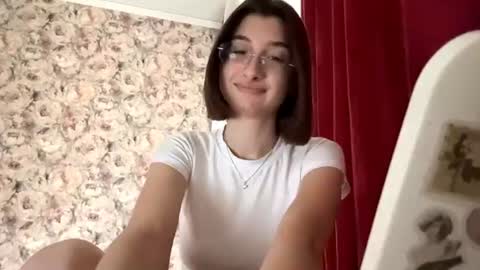 Lara online show from June 29, 8:10 am