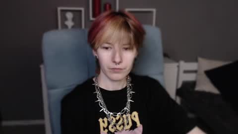 guitarandangell online show from April 21, 9:05 am