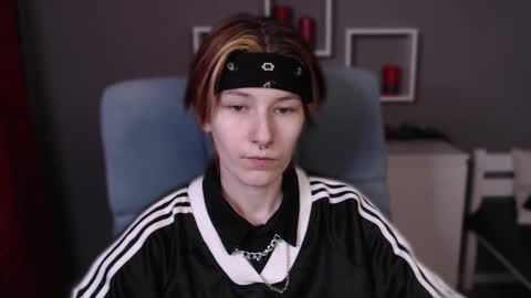 guitarandangell online show from January 18, 9:05 am