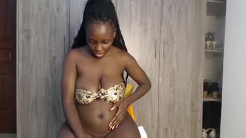 Miss Incredible online show from February 24, 11:09 pm