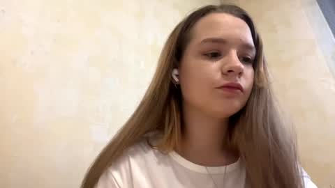 Naomi online show from June 2, 8:04 am