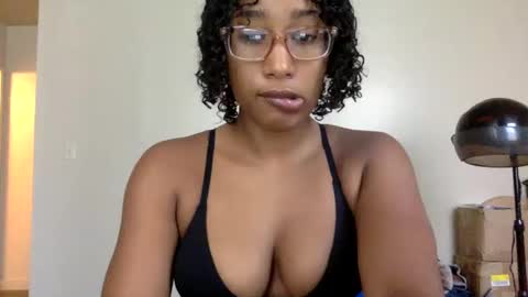 Snapshot of gyalxoxo chatting on October 10, 3:39 pm gyalxoxo online show from October 10, 3:39 pm