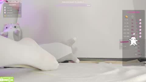 Snapshot of gylaxie chatting on February 17, 9:24 am online show from February 17, 9:24 am