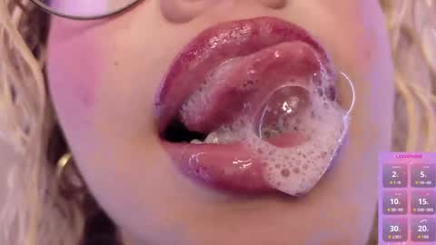 Haely online show from May 31, 11:28 pm