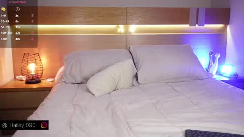 Hailey online show from November 20, 7:59 pm