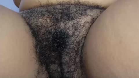 Snapshot of hairygirl83 chatting on October 17, 1:03 pm hairygirl83 online show from October 17, 1:03 pm