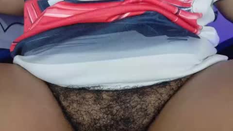 Snapshot of hairygirl83 chatting on September 25, 1:32 pm hairygirl83 online show from September 25, 1:32 pm