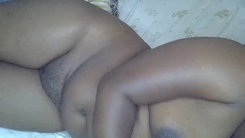 hairypussybigassy001 online show from December 4, 9:59 pm