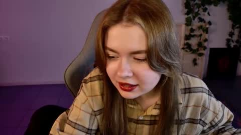 Snapshot of haleysun chatting on October 20, 9:12 am HaleySun online show from October 20, 9:12 am