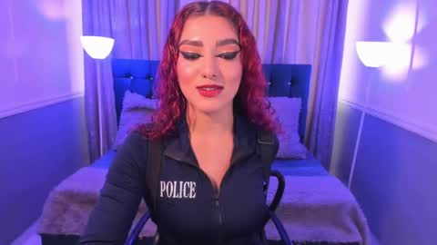 Halls Red online show from December 3, 8:17 pm