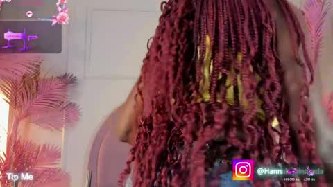 hanaahquinn online show from April 12, 11:46 am