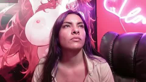 Hanna online show from November 12, 5:00 pm