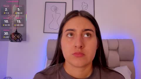 hanna__evans_ online show from March 16, 12:42 pm