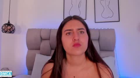 hanna__evans_ online show from March 14, 12:50 pm