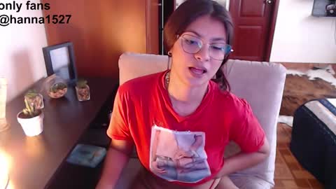 Snapshot of hanna_beily chatting on October 2, 6:02 pm hanna online show from October 2, 6:02 pm