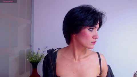 Snapshot of hanna_chloe chatting on February 14, 5:03 pm Sara online show from February 14, 5:03 pm