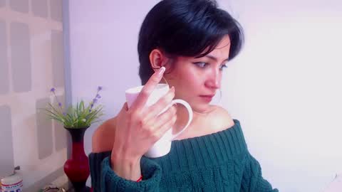 Snapshot of hanna_chloe chatting on February 27, 4:43 pm Sara online show from February 27, 4:43 pm