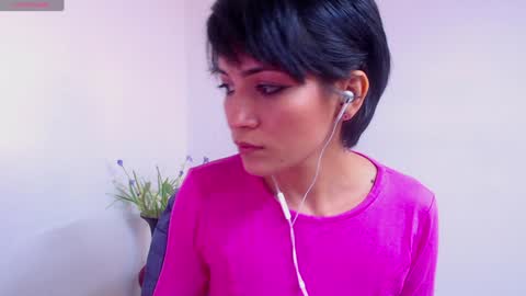 Snapshot of hanna_chloe chatting on January 23, 5:10 pm Sara online show from January 23, 5:10 pm