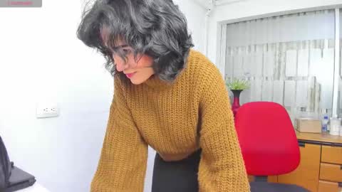 Sara online show from December 1, 7:27 pm