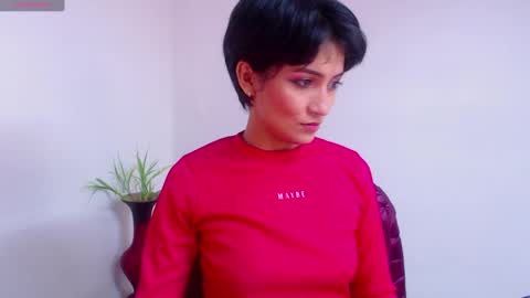 Snapshot of hanna_chloe chatting on December 21, 7:38 pm Sara online show from December 21, 7:38 pm
