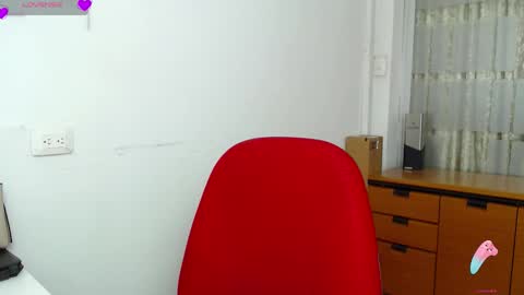 Sara online show from November 6, 5:30 pm