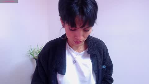 Snapshot of hanna_chloe chatting on December 31, 2:03 pm Sara online show from December 31, 2:03 pm