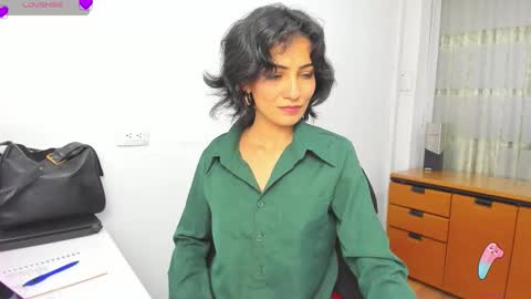 Snapshot of hanna_chloe chatting on September 18, 5:00 pm Sara online show from September 18, 5:00 pm