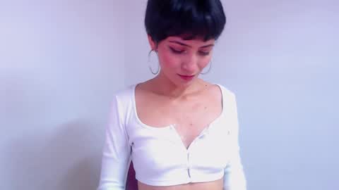Snapshot of hanna_chloe chatting on December 5, 7:17 pm Sara online show from December 5, 7:17 pm