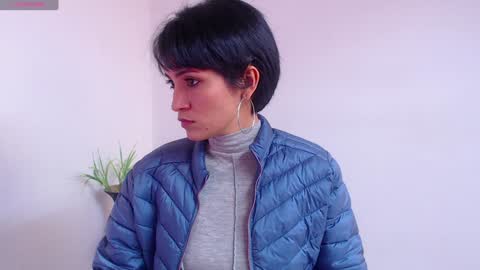 Snapshot of hanna_chloe chatting on January 7, 4:05 pm Sara online show from January 7, 4:05 pm