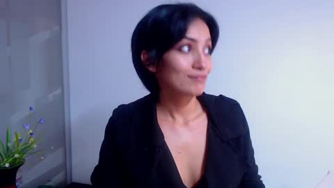 Snapshot of hanna_chloe chatting on February 26, 8:57 pm Sara online show from February 26, 8:57 pm