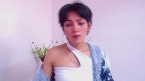 Snapshot of hanna_chloe chatting on January 26, 2:30 pm Sara online show from January 26, 2:30 pm