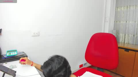 Snapshot of hanna_chloe chatting on October 5, 12:43 pm Sara online show from October 5, 12:43 pm