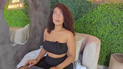 Hanna online show from February 11, 3:46 pm