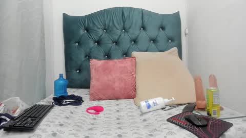 hanna_hornyx20 online show from November 22, 1:08 am