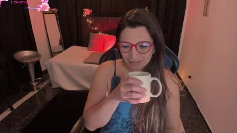 hanna_ma online show from December 3, 3:47 pm