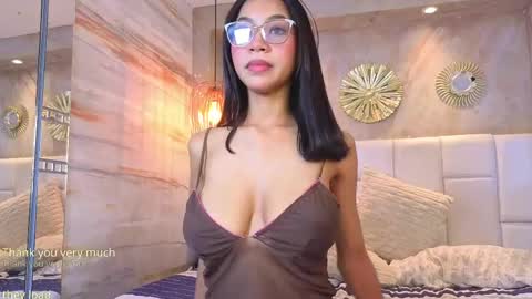 hanna_vic online show from April 11, 8:45 pm