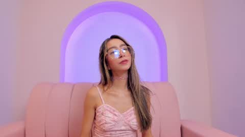 Hanna Carttier online show from July 9, 12:29 pm