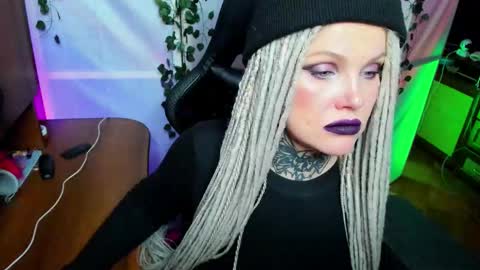 Hannah online show from November 21, 12:56 am