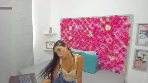 Hannah Miller online show from September 27, 7:21 pm