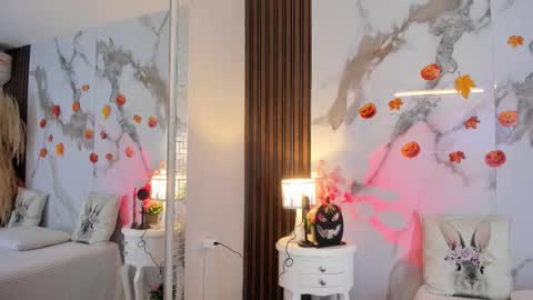 Hannahill69 online show from October 24, 5:25 am