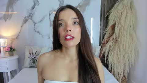 Hannahill69 online show from February 17, 4:45 am