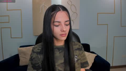 HANNAH J online show from December 17, 6:53 pm