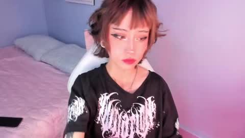 Hannah online show from April 8, 12:40 pm