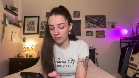 Hannah Taylor online show from March 2, 12:32 am