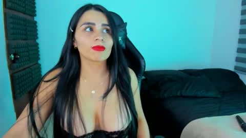 Hanna  online show from March 6, 11:11 pm