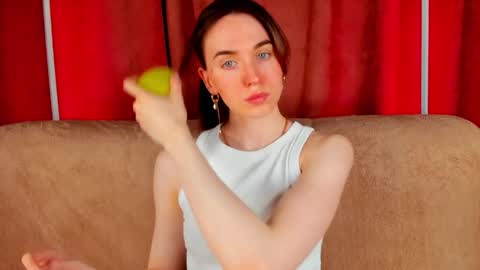 Hannavanilla online show from April 13, 8:04 am