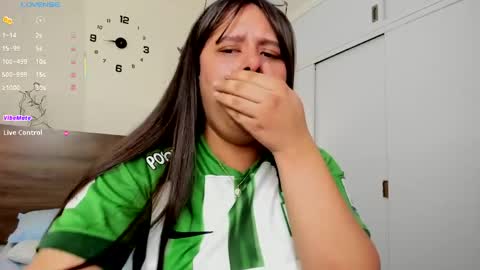 taylor live   online show from April 7, 4:47 am